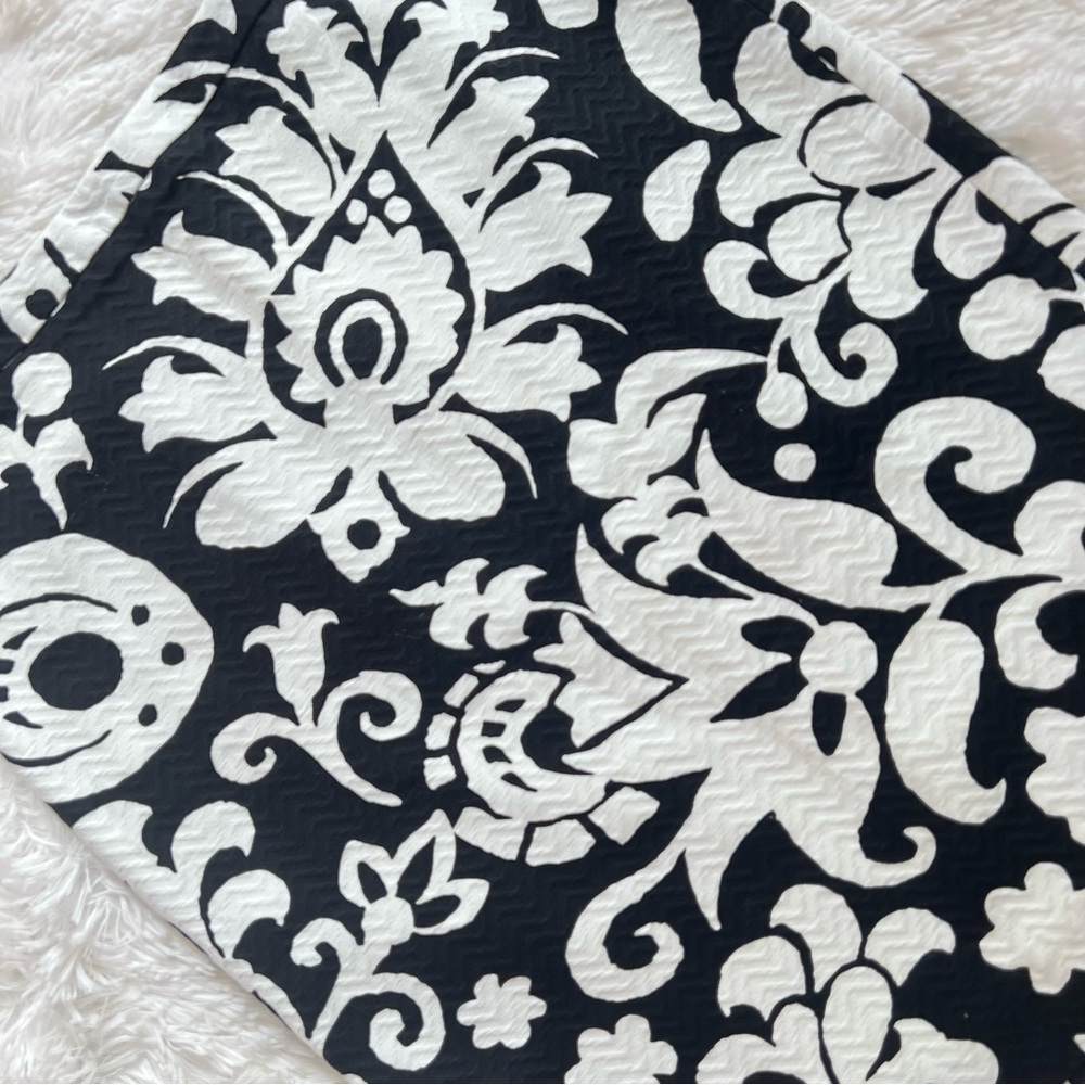 Talbots Black and White Floral Pencil Skirt Size 2 - Picture 2 of 7